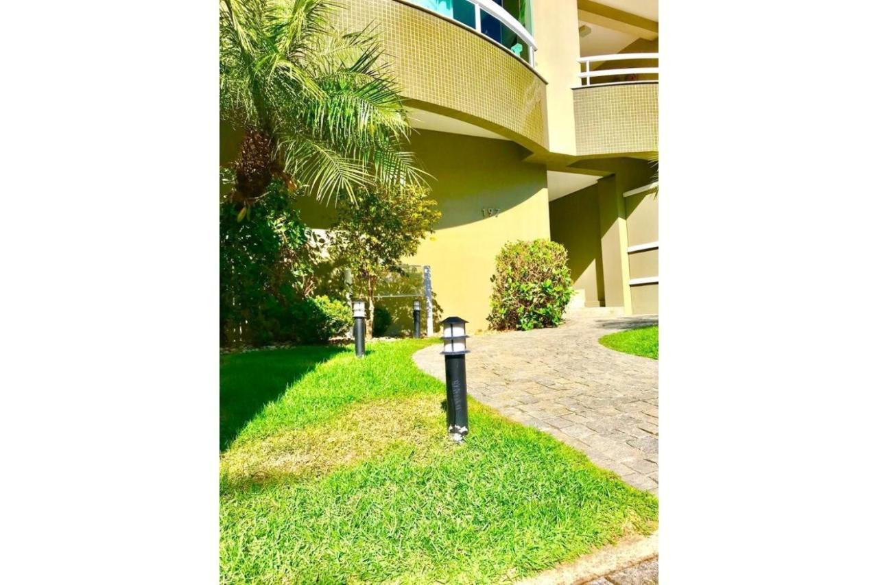 Garden Ville - Confortavel Apartamento Na Praia De Bombas Com Otima Localizacao ボンビーニャス エクステリア 写真